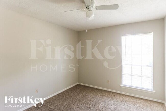 Building Photo - 2110 Richbrook Dr