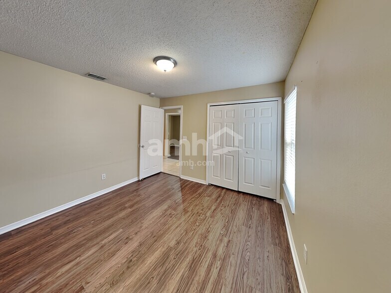 Building Photo - 4018 Coralbrooke Grv