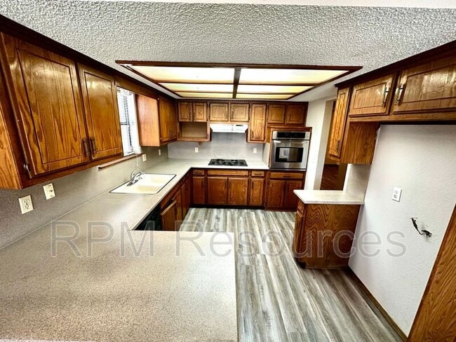 Building Photo - 2813 Greenfield Dr