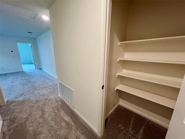 Building Photo - 509 Lagoon Dr