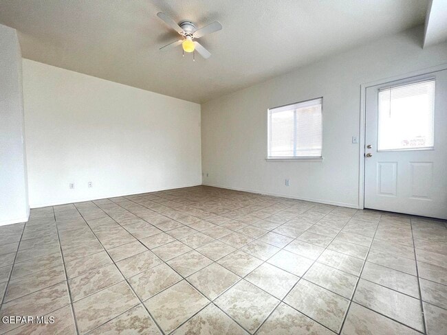 Building Photo - 5913 Cielo De Oro Pl