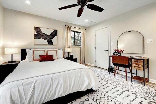 Building Photo - 2511 Friar Tuck Ln