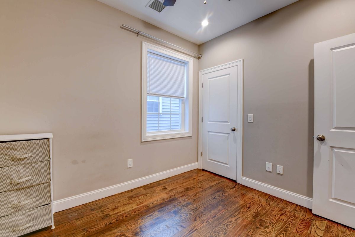 Building Photo - 97 W 55th St