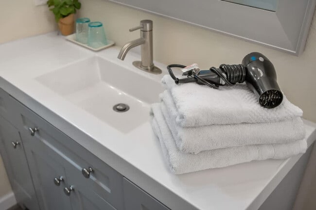 Building Photo - 13737 Via Tres Vistas