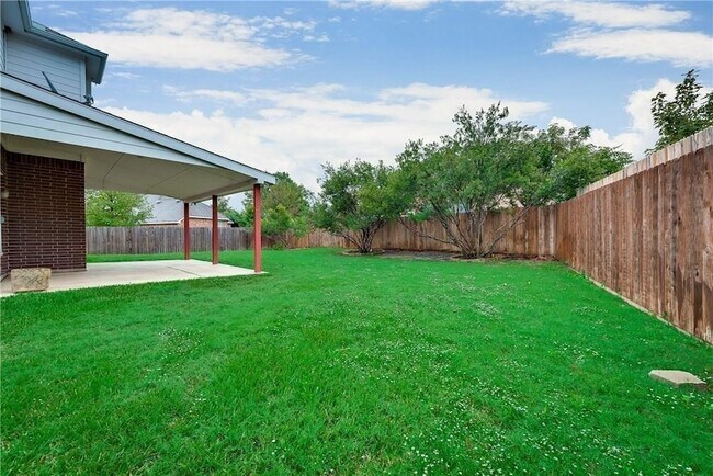 Building Photo - 2016 Deer Path Ct