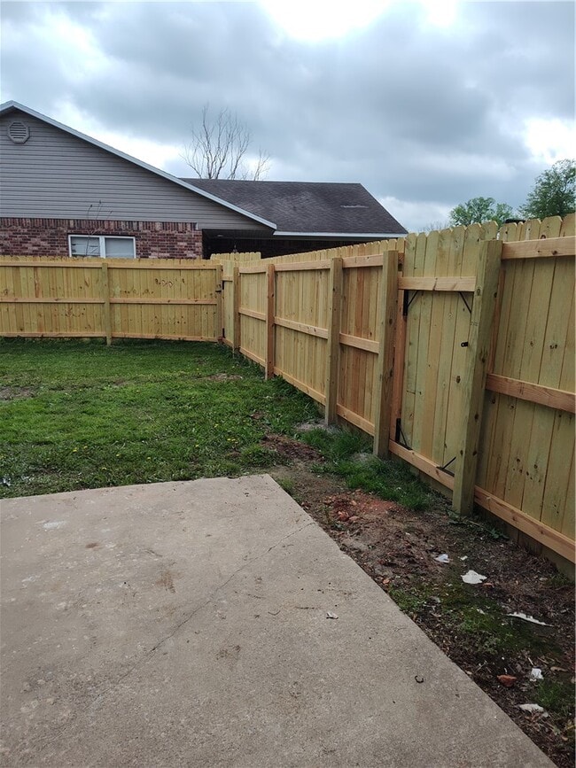 Building Photo - 2282 Danielle Dr