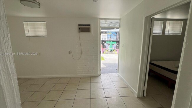 Building Photo - 113 NW 35th St