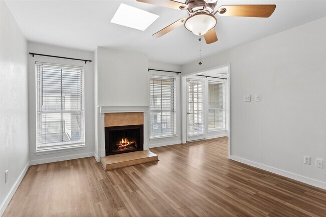 Building Photo - 18800 Egret Bay Blvd