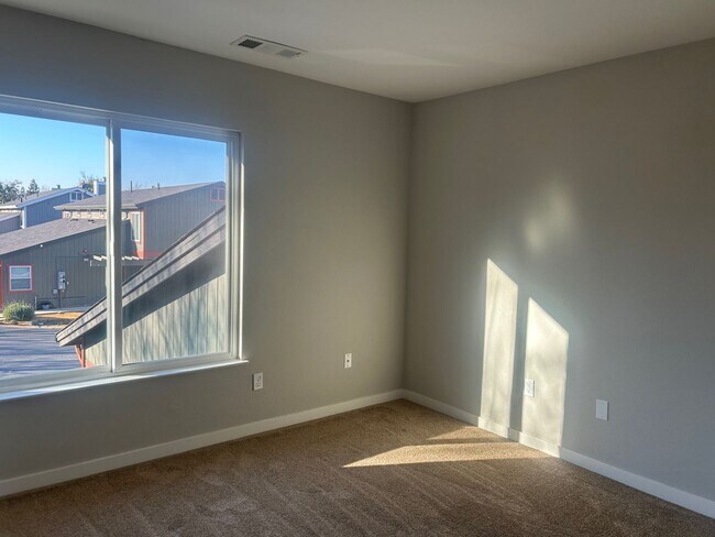 Building Photo - 3 bedroom 2.5 bathroom beautifully updated duplex in Concord at $3,375 per month available!