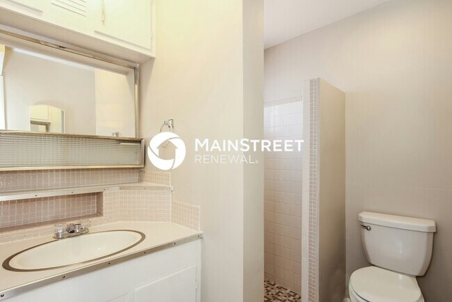 Building Photo - 3 Bedroom Pet-Friendly Home in TUCSON, AZ with Main Street Renewal