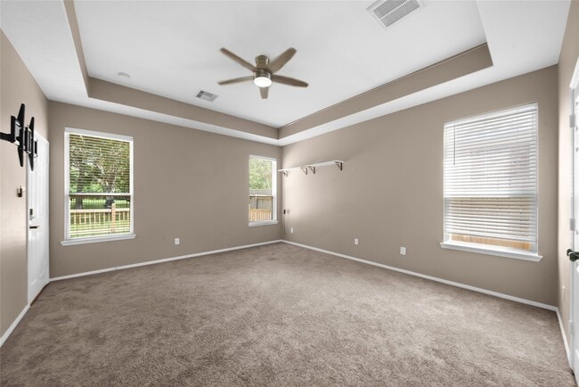 Building Photo - 25525 Oakhurst Forest Dr