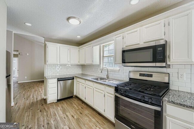 Building Photo - 1233 Waterton Trail