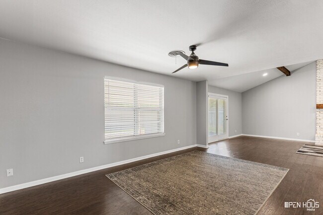 Building Photo - 4805 Big Bend Dr