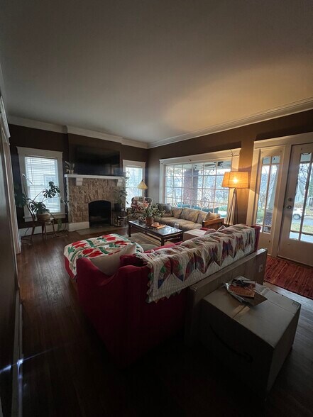 Building Photo - 759 Roycroft Pl