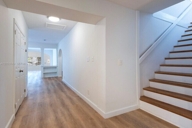 Building Photo - 3628 Thomas Ave
