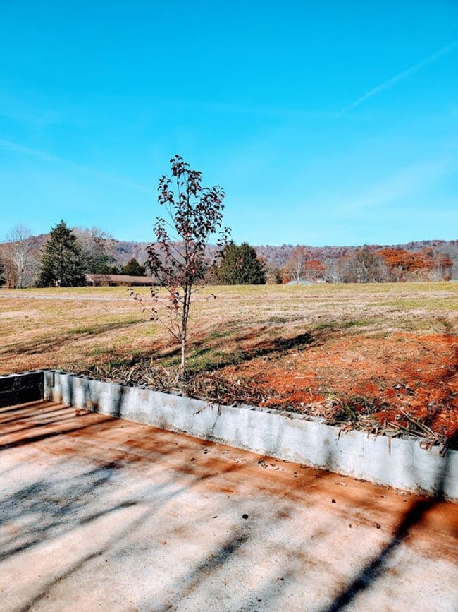 Building Photo - 3990 Seven Springs Rd