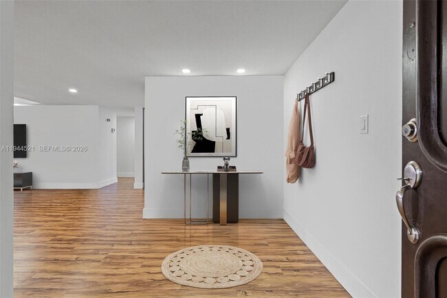 Building Photo - 13953 Kendale Lakes Cir