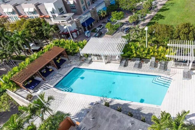 Building Photo - 139 NE 32nd St