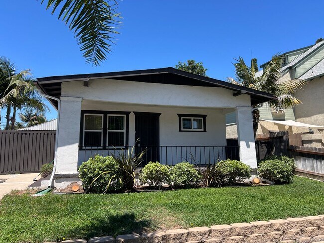 Primary Photo - 4568-4572 Bancroft St