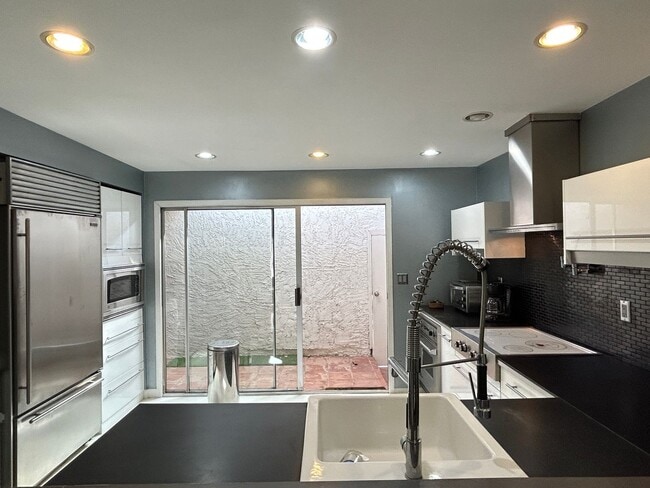 Building Photo - Stunning updated 2 Bedroom, 2 Bathroom, 2 car garage in heart of downtown Scottsdale