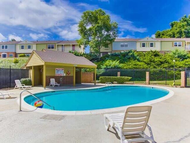 Building Photo - Awesome Townhome w/ 3 bedroom
