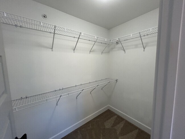 Building Photo - 3BD 2.5 BA DANSBY DR CONDO AVAILABLE FOR RENT NOW