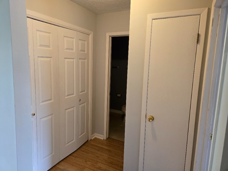 Building Photo - 1923 NW Hickory Ln