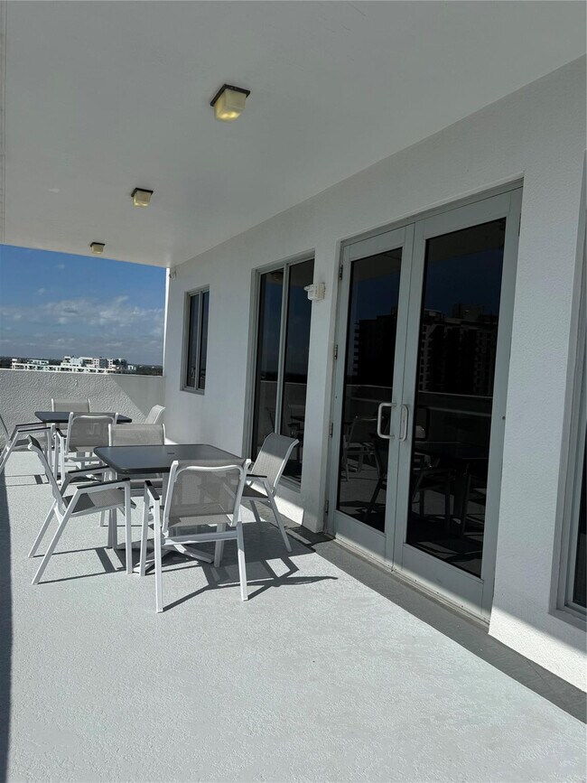 Building Photo - 1830 Radius Dr