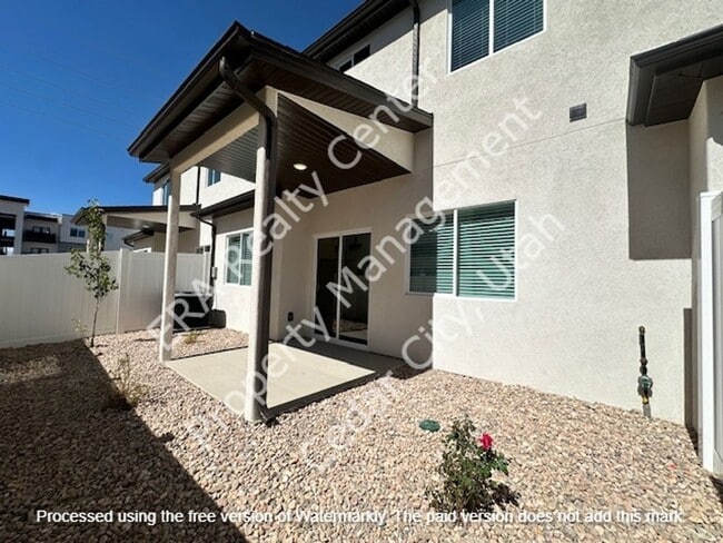 Building Photo - 4283 W Highway 56 #02