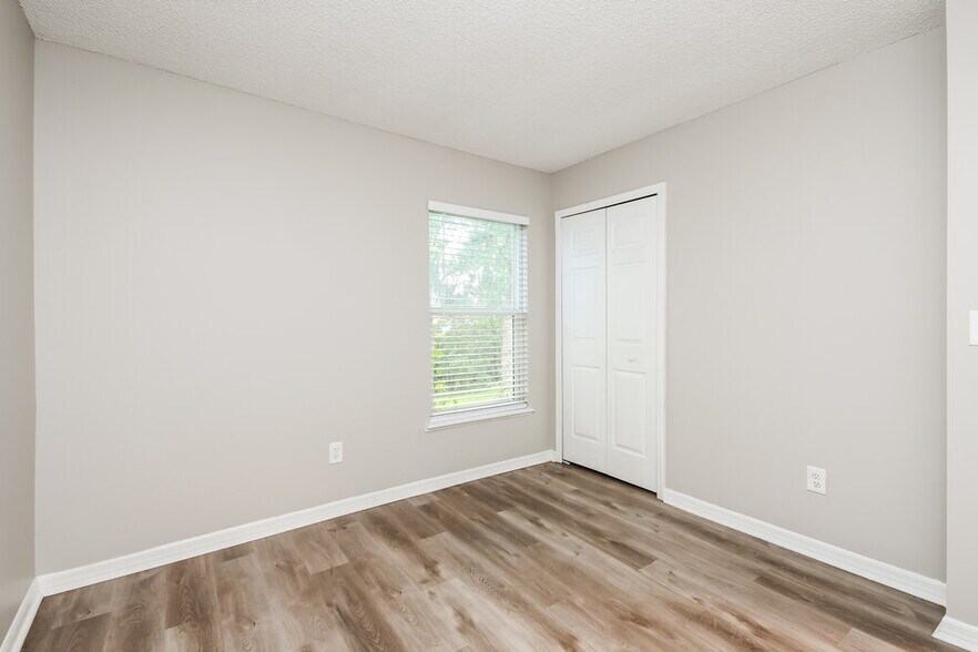 Building Photo - 223 Bent Oak Loop