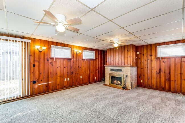 Building Photo - 5331 E Elm St