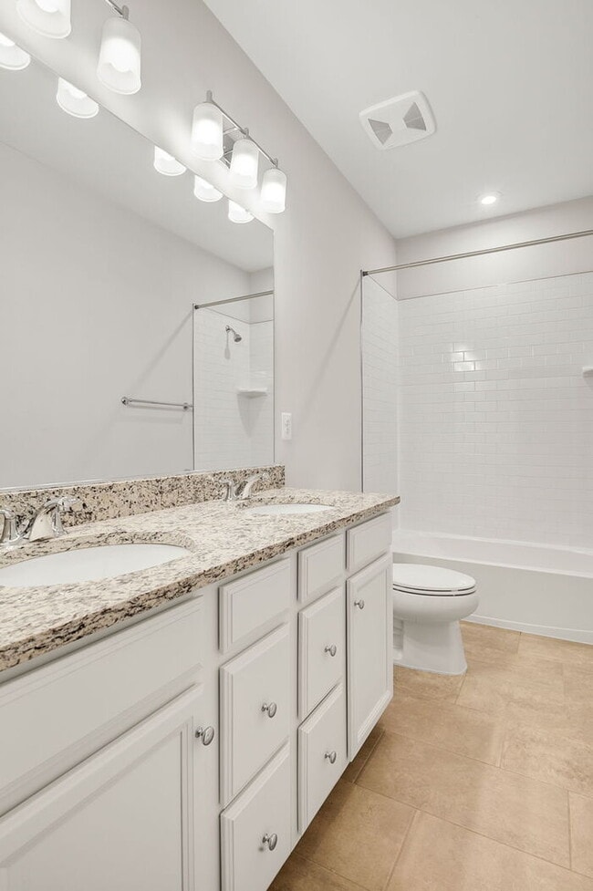Building Photo - For Rent: Spacious 3-Bedroom Condo in the ...