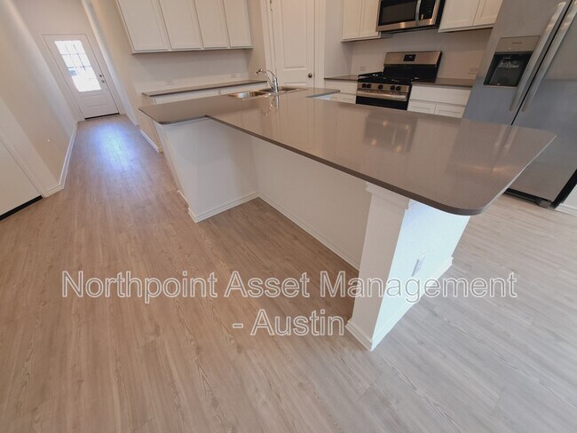 Building Photo - 2544 Four Waters Lp