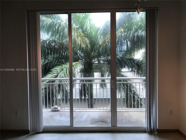 Building Photo - 2001 Biscayne Blvd