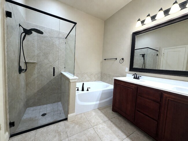 Building Photo - 1109 Abbey Ln