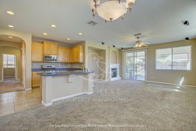 Building Photo - Beautiful 4 BD 2 BA Lincoln Home