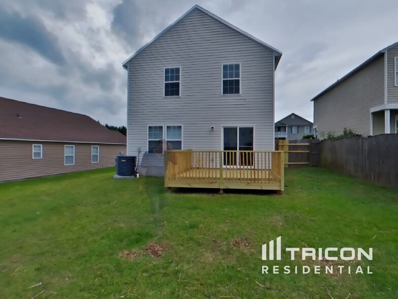 Building Photo - 123 Bruin Dr