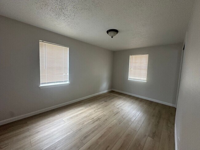 Building Photo - Welcome to the newly renovated gem located in the heart of Russellville, AR.