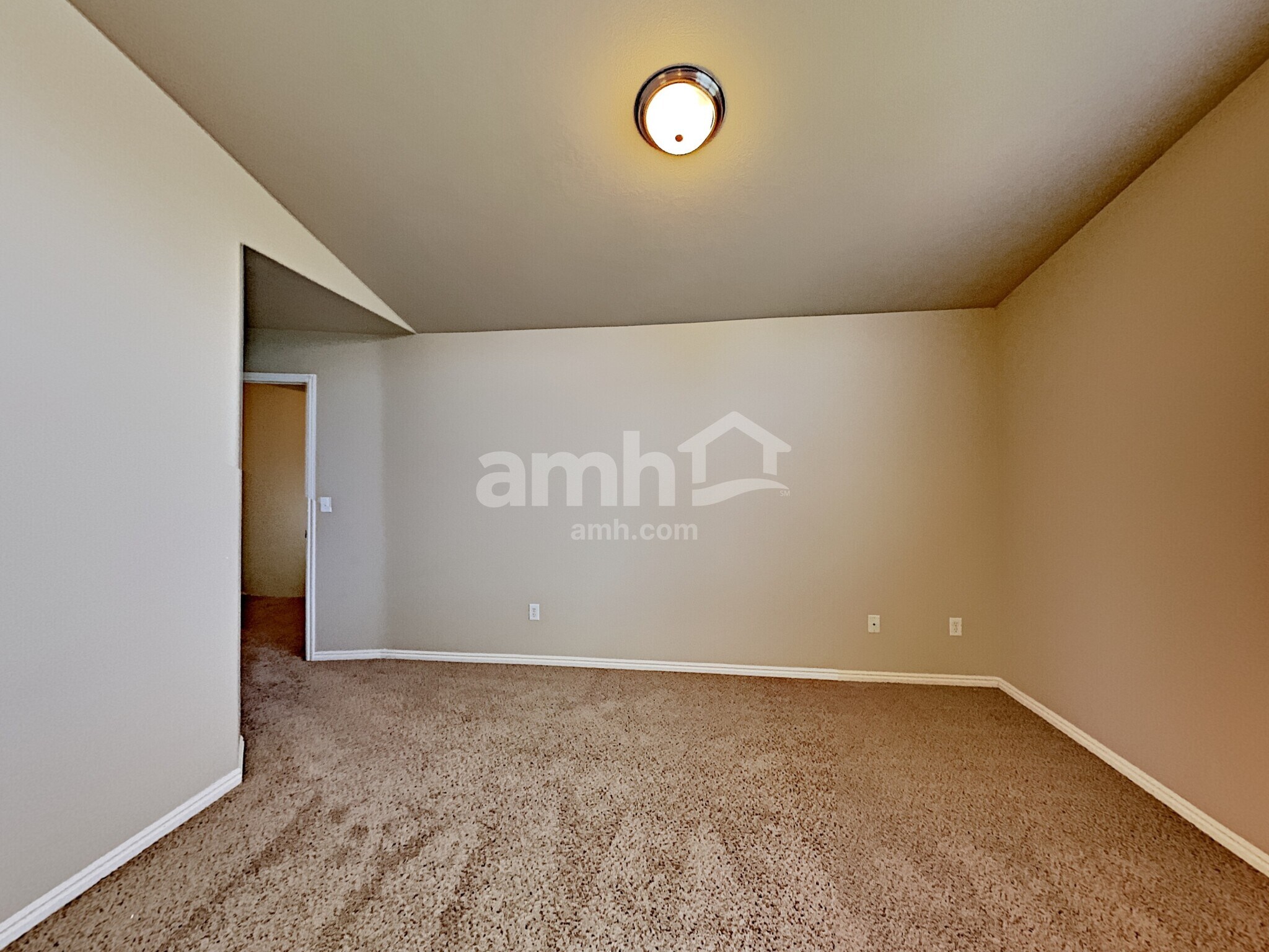 Building Photo - 5708 Plumbago Ave