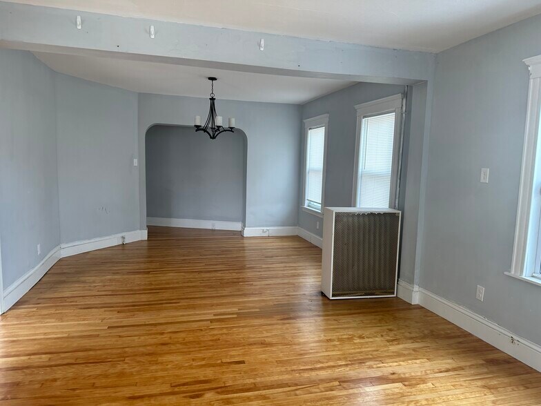 Building Photo - 90 Vernon St