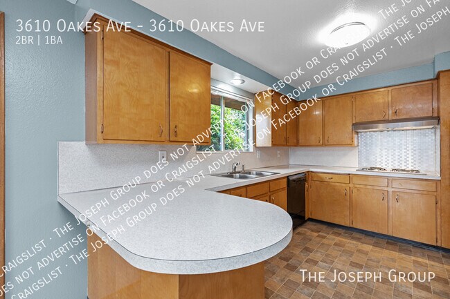 Building Photo - 3610 Oakes Ave