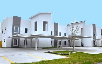 Building Photo - 3201 Magdalena St