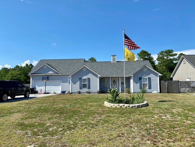 Primary Photo - Spacious 3 Bed w/ Bonus Room
