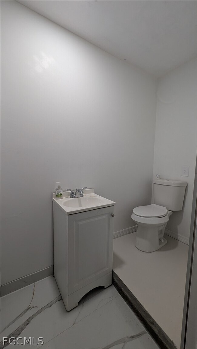 Building Photo - 660 S Missouri St