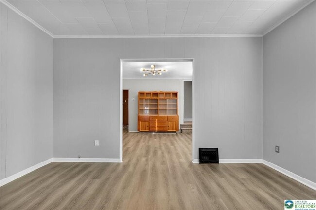 Building Photo - 321 W Babbitt Ave