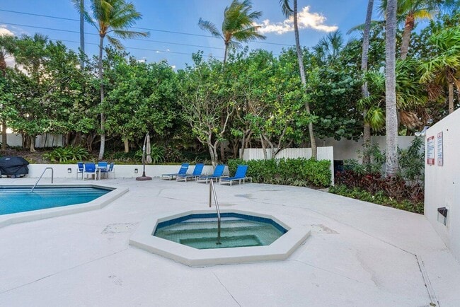 Building Photo - 2401 N Ocean Blvd