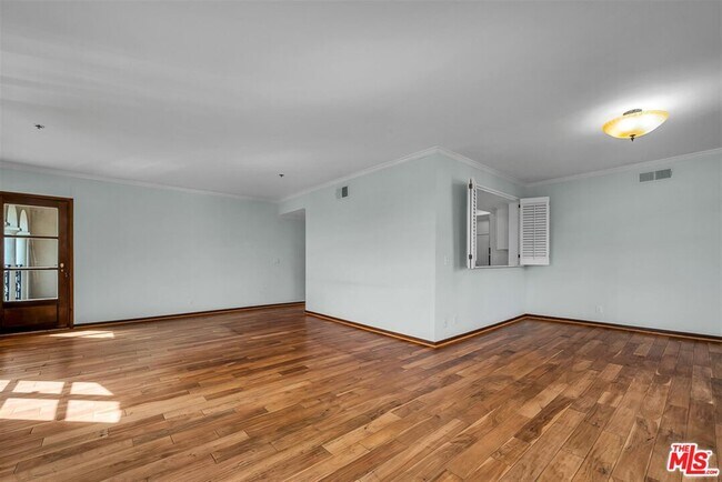 Building Photo - 9233 Burton Way