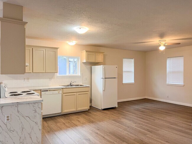 Building Photo - OWN920