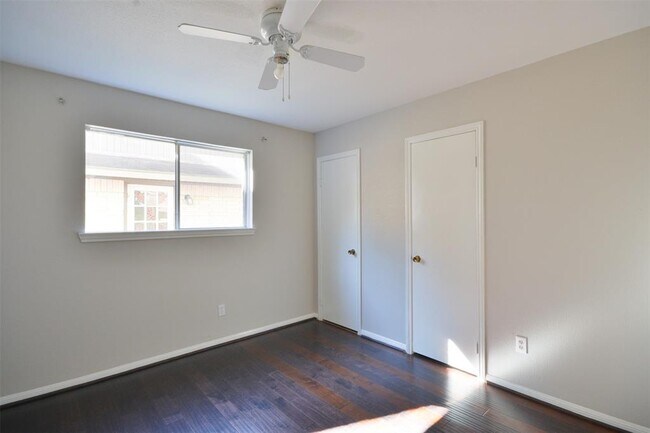 Building Photo - 3938 Forest Bluff Dr