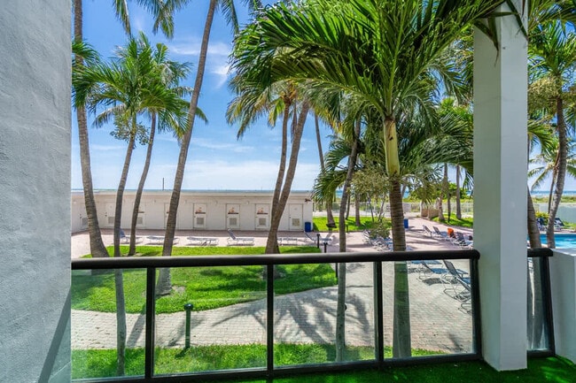 Building Photo - 6345 Collins Ave